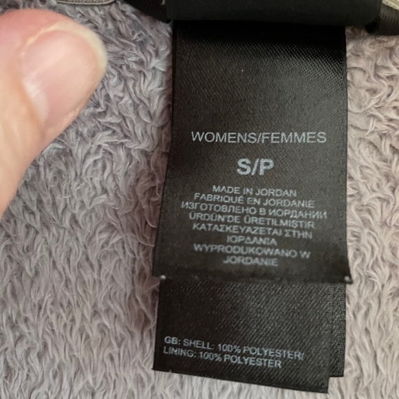Northface (small) gray fuzzy fleece jacket. - Picture 5 of 7